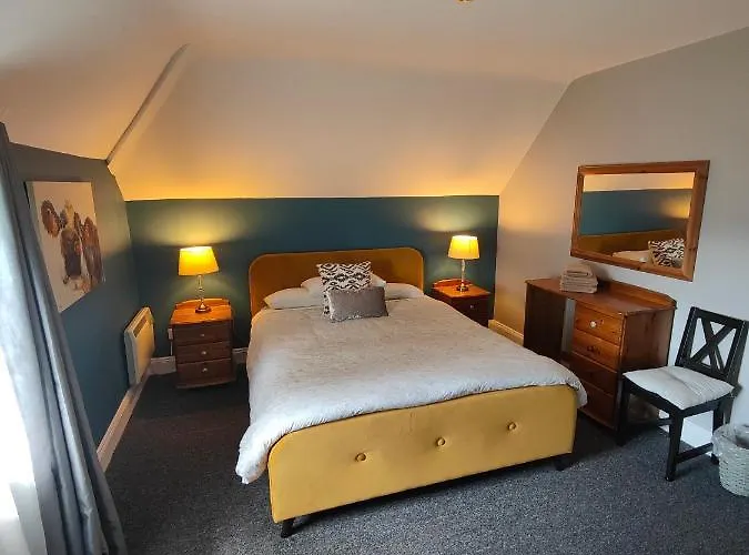 Old Village * Killarney